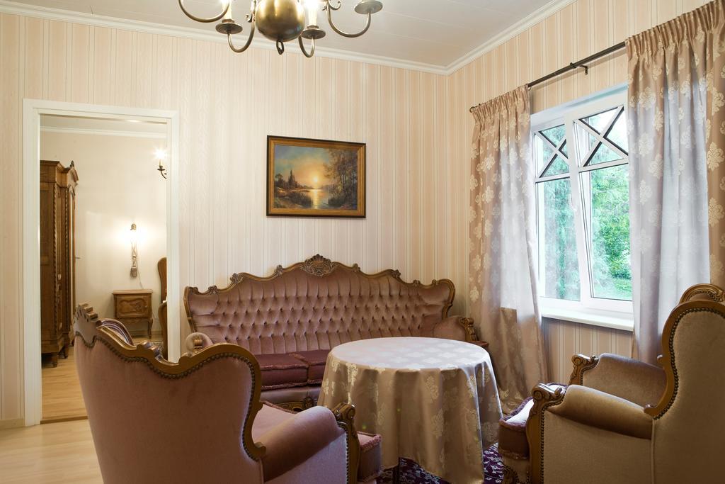 Posti Hostel Kärdla 外观 照片