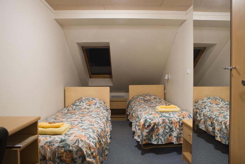 Posti Hostel Kärdla 外观 照片