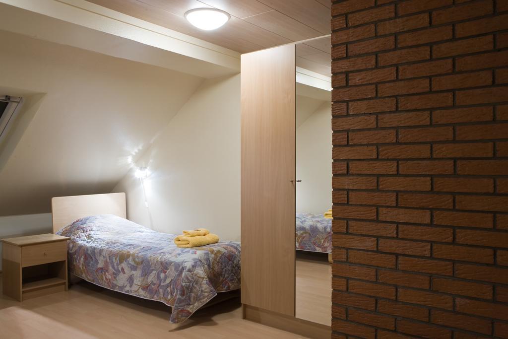 Posti Hostel Kärdla 外观 照片